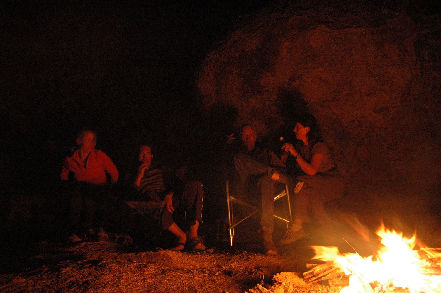 Plausch am Lagerfeuer